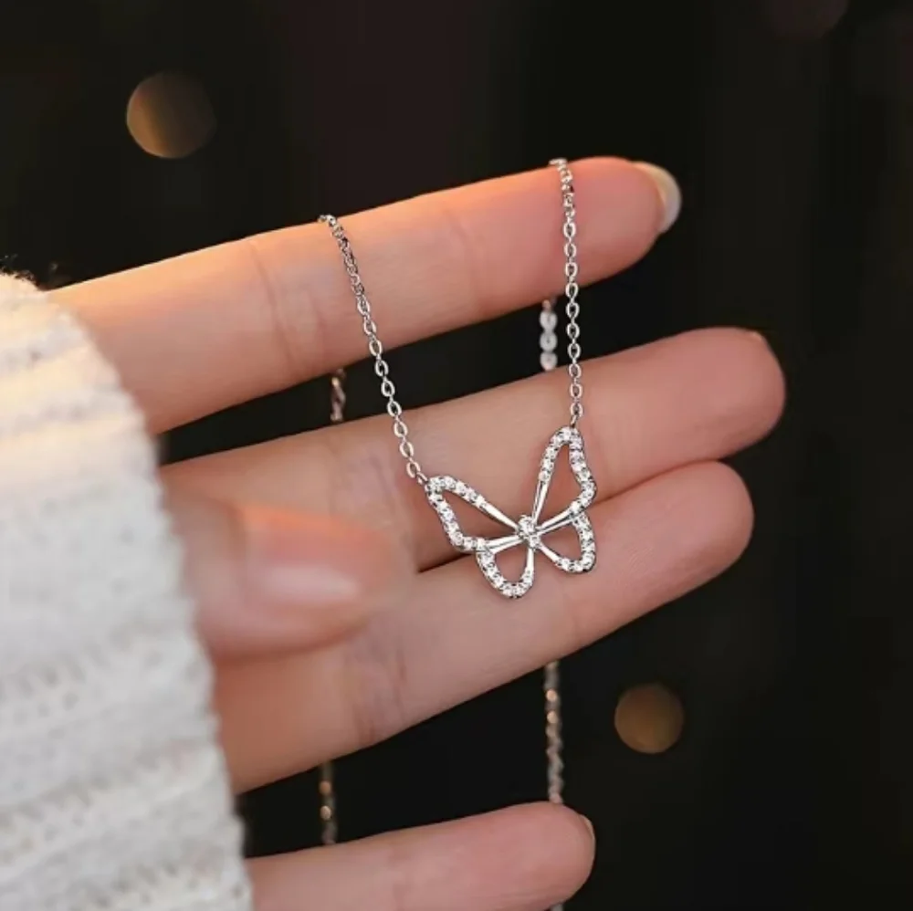 NEW Rhinestone Butterfly Pendant Necklace silver - Picture 1 of 7